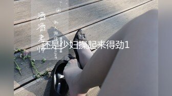 日韩情侣自拍 有点小帅的主播，今天找了一个不错的极品美女，玩裸播，女主绝美！