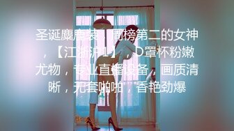 逛万达遇见个黑美甲骚货美女，黑色代表性欲强，跟去拍小逼逼下面也是长了一堆黑乎乎的阴毛！