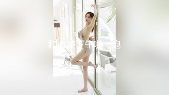 斜腿蓝长裙美眉