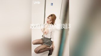 泰国淫趴皇后「honeytipsy」男女人妖通吃OF多男多女混战实录 高跟白丝御姐爱吃肌肉帅哥的精液