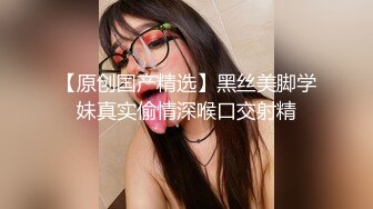 洛丽塔人前露出系列第一部 带着肛塞电玩城骑摩托车