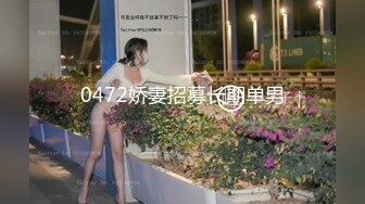  熟女阿姨偷情老外 又舔又亲 被无套输出 完事还送阿姨一条裙子 非常开心