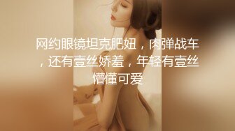 居家夫妻客厅看投影，沙发大战啪啪，姿势众多，射了才结束