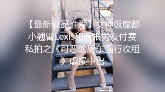 诱人的风骚少妇黑丝露脸让小哥在厨房里草，深喉口交大鸡巴，让小哥按在窗边爆草抽插，干的好深浪叫呻吟不止