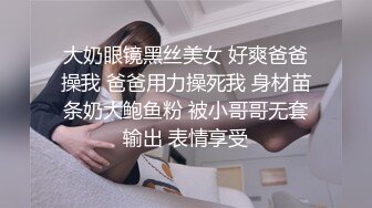 医院女厕偷拍拿着棉签捅屁眼的少妇