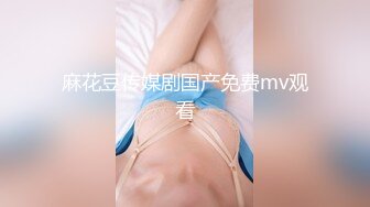 约漂亮老同学KTV唱歌,酒过三巡喝高了,妹子这边唱大哥这边扣B,酒瓶也往里塞