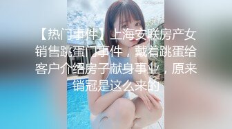   美巨乳丝模被色魔摄影师忽悠穿上各种丝袜玩B