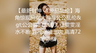  圆润大白美乳新人妹子独自在家寂寞黄瓜自慰，揉捏奶子特写掰穴，拿出黄瓜插入进进出出